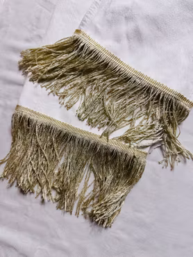 Remake: LEVI'S 501 vita vintage 28" med guldfransar