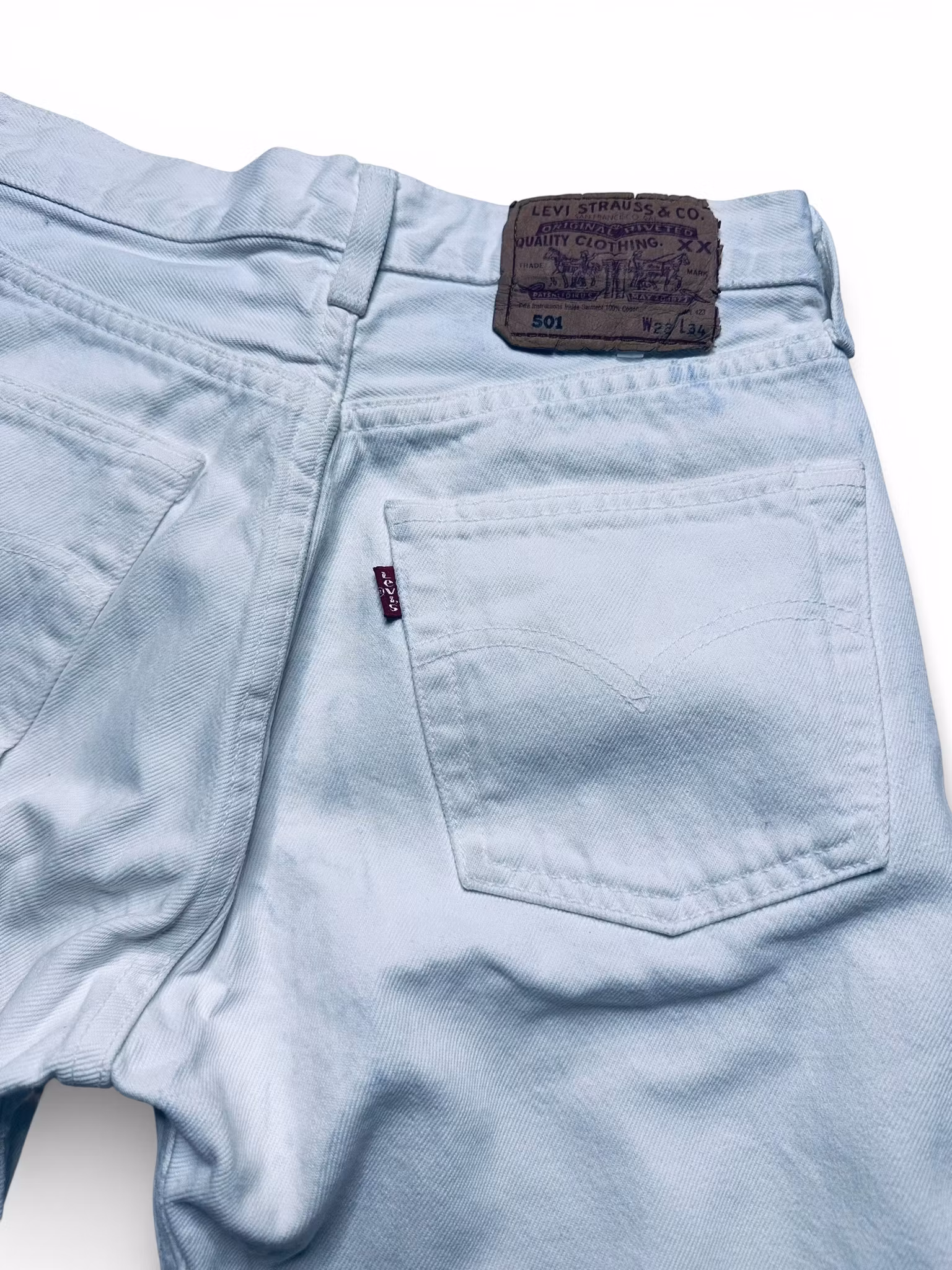 Remake: LEVI'S 501 vita vintage 28" med guldfransar