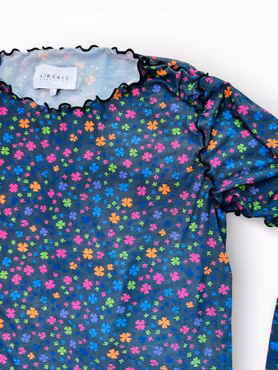 Meshtröja: blå med blommor