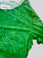 Meshtröja: grön med zebraränder