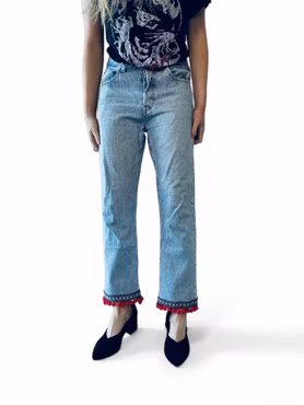 Remake: LEVI'S 501 ljusblå 26" med röd bollfrans