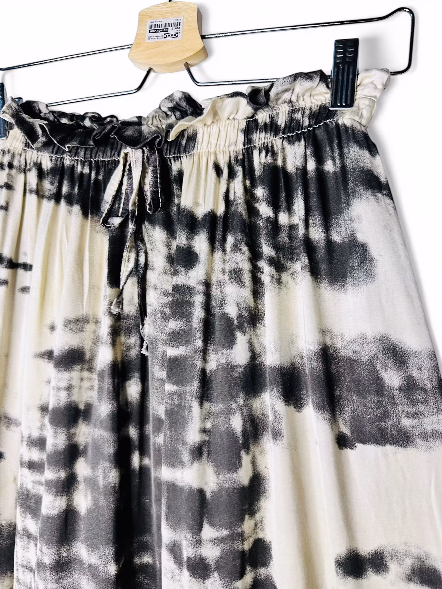 Kjol i sidenmix med tie-die