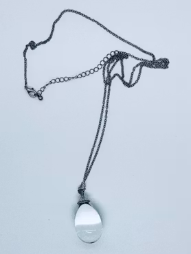 Halsband med stor glasberlock