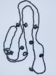 Oxiderad kedja med många berlocker