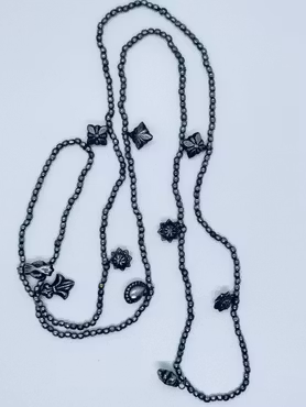 Oxiderad kedja med många berlocker