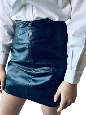 Vintage svart kort skinnkjol