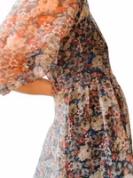 Transparent puffig klänning