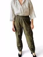 GESTUZ khakigröna cargobyxor