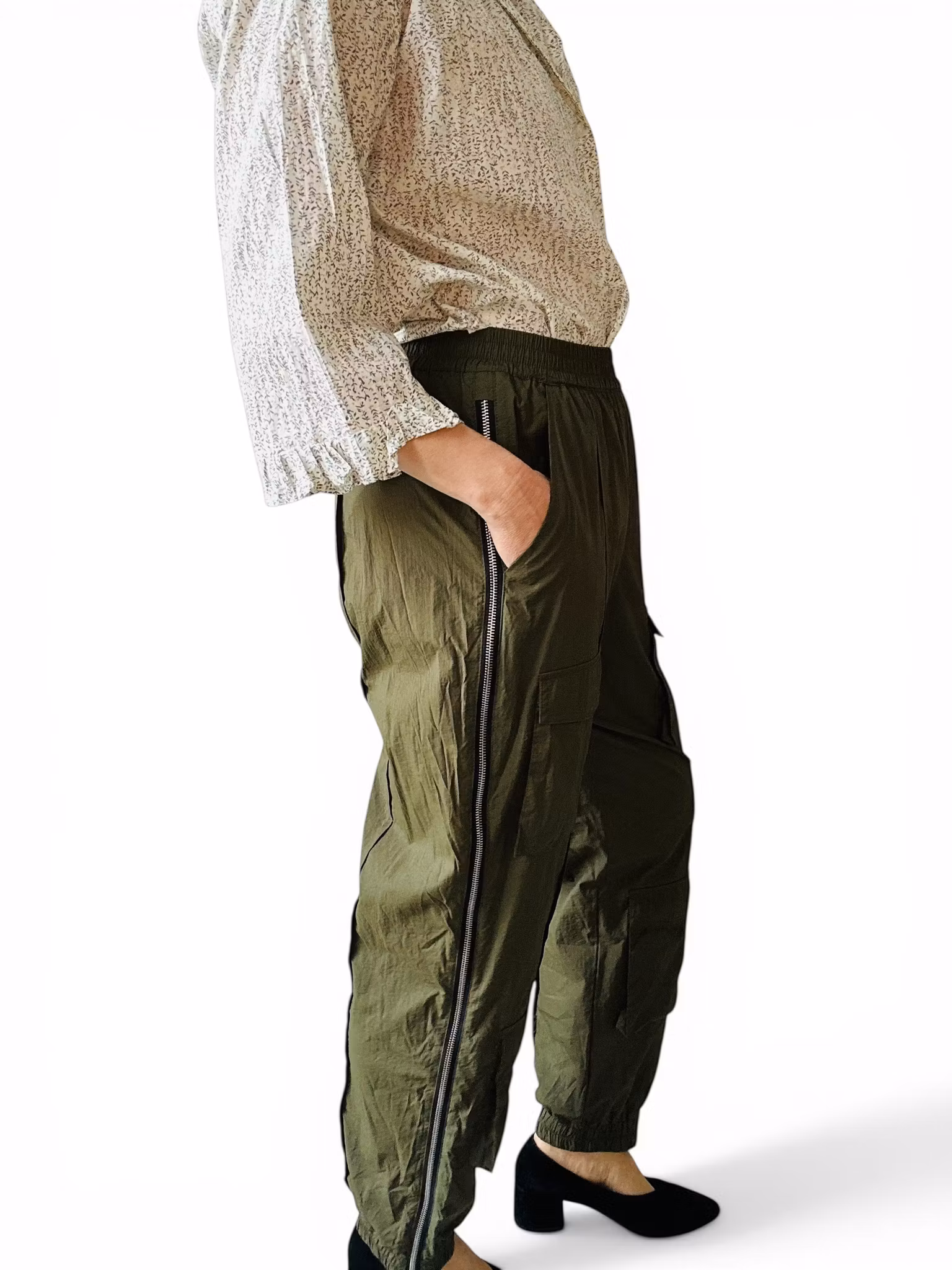 GESTUZ khakigröna cargobyxor