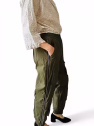 GESTUZ khakigröna cargobyxor