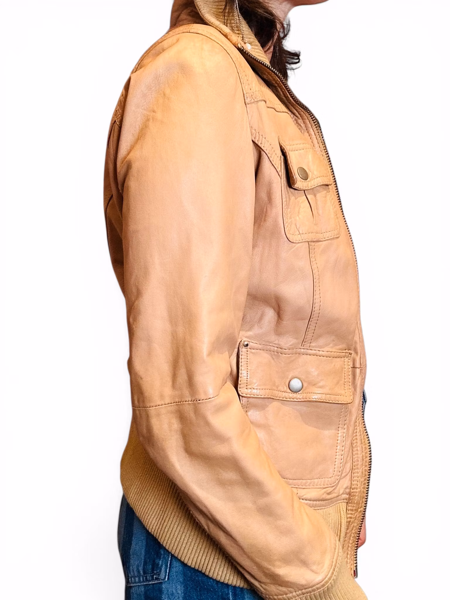 Ljusbrun skinnjacka med hög krage