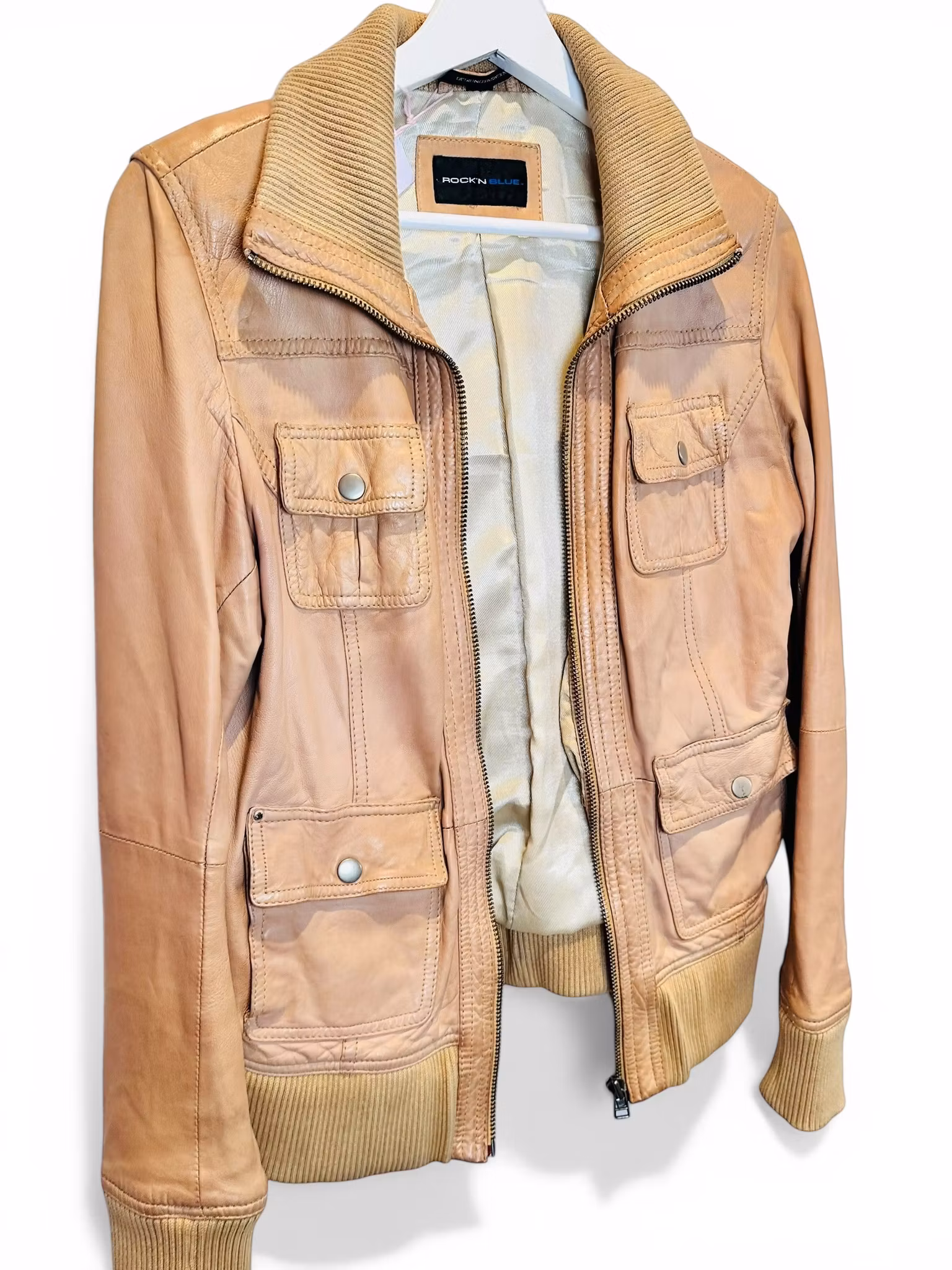 Ljusbrun skinnjacka med hög krage