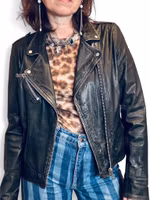 MC-jacka i antikbehandlat läder