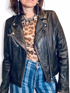 MC-jacka i antikbehandlat läder