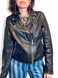 MC-jacka i antikbehandlat läder