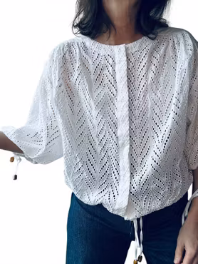 RODEBJER hålmönstrad blus - Breeze Embroidery