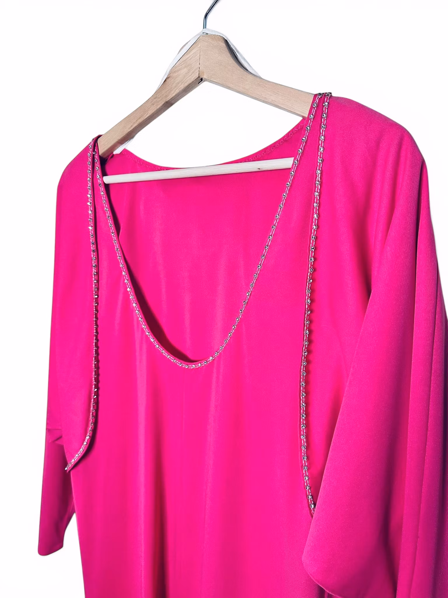 Vintage cerise klänning med strassdetaljer