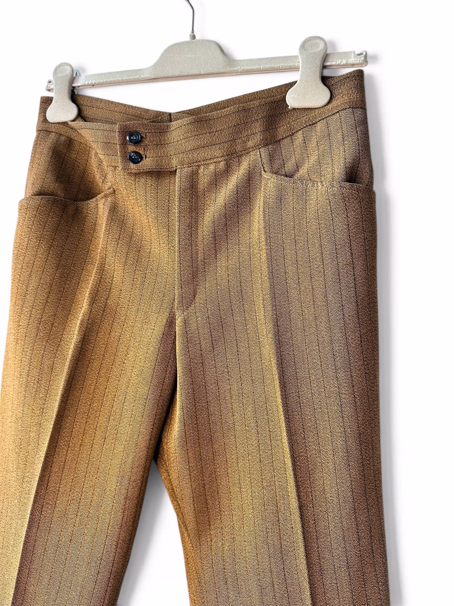 Vintage kanelfärgad kritstrecksrandig kostym