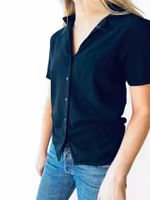 Svart kortärmad viskosskjorta