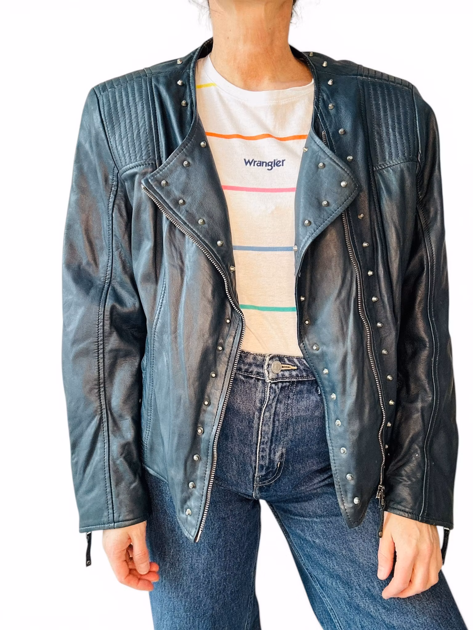 Italiensk skinnjacka med nitar