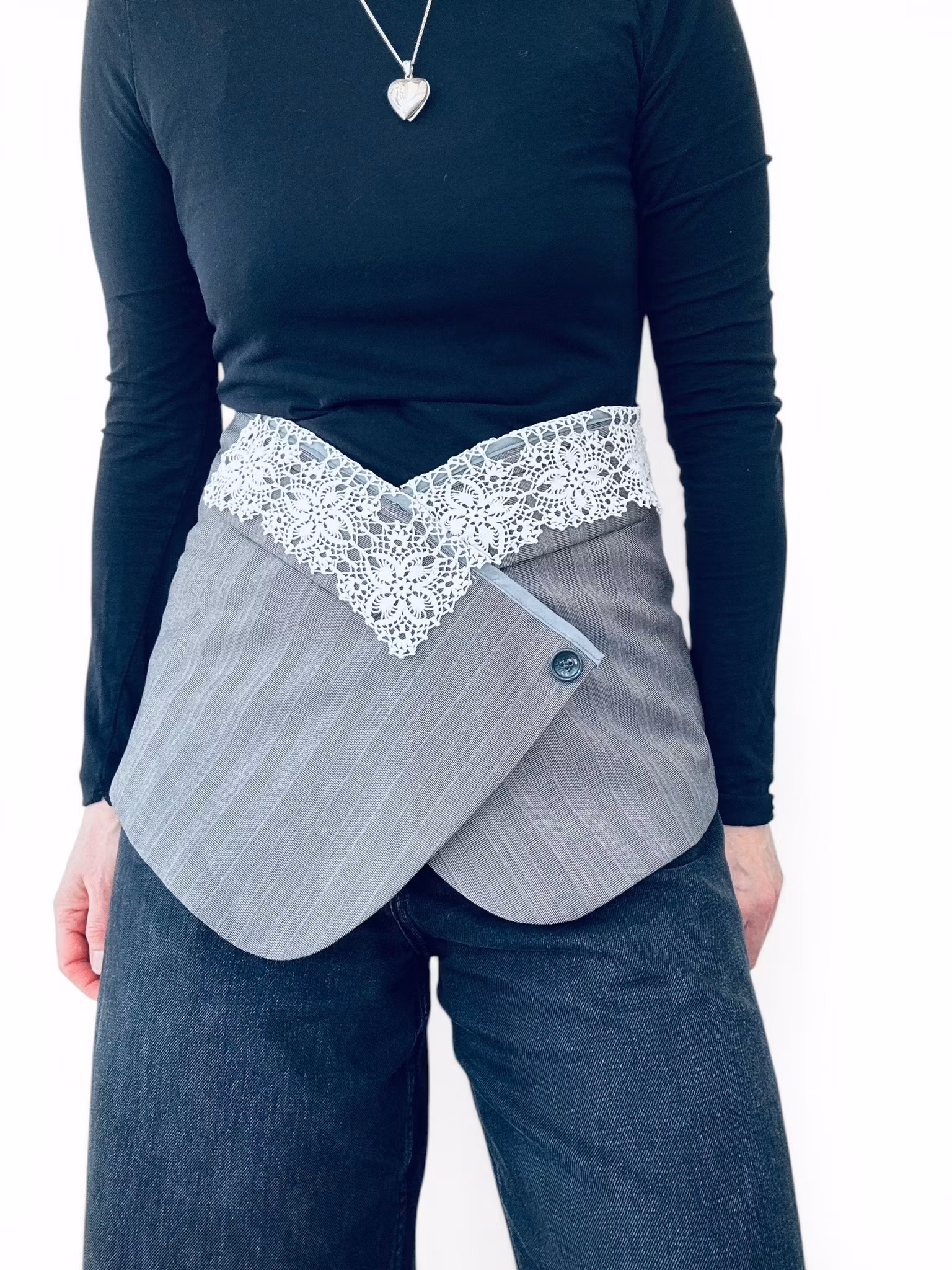 REMAKE: Set - croppad blazer + lace apron skirt