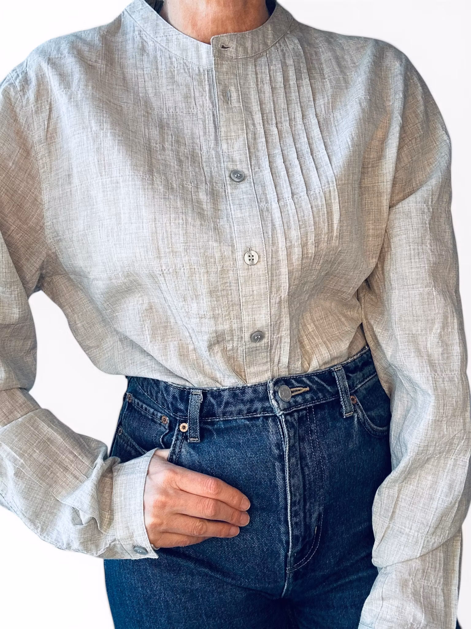 Gråmelerad skjorta med sotarkrage