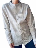 Gråmelerad skjorta med sotarkrage