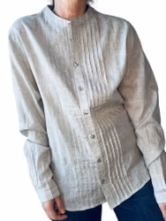 Gråmelerad skjorta med sotarkrage