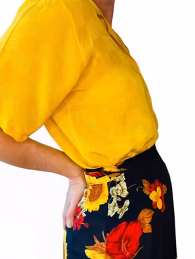 Vintage gul blus i mönstervävd viskos