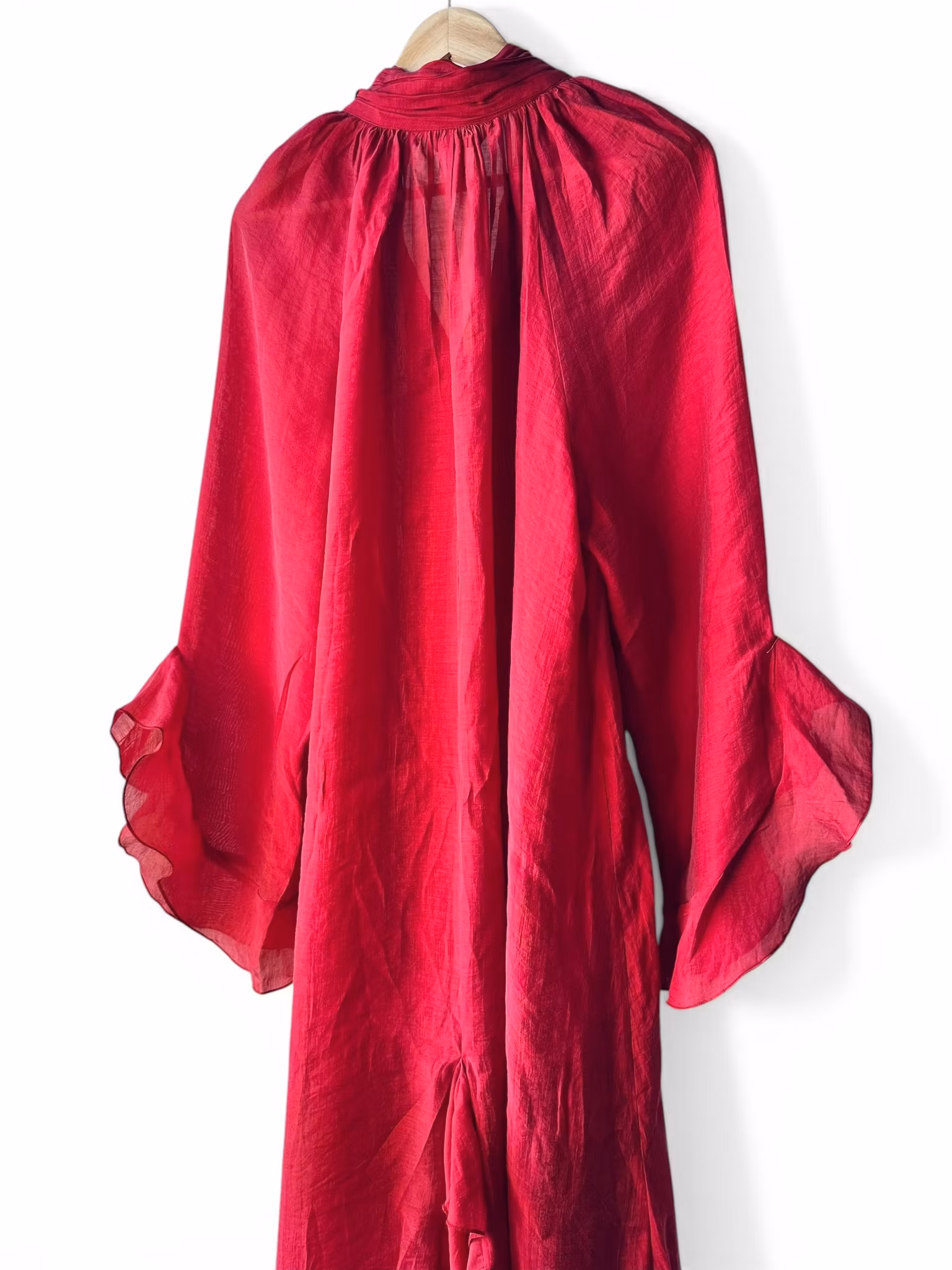 Maxiklänning med volanger