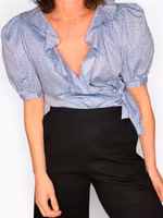 OTHER STORIES ljusblå omlottblus