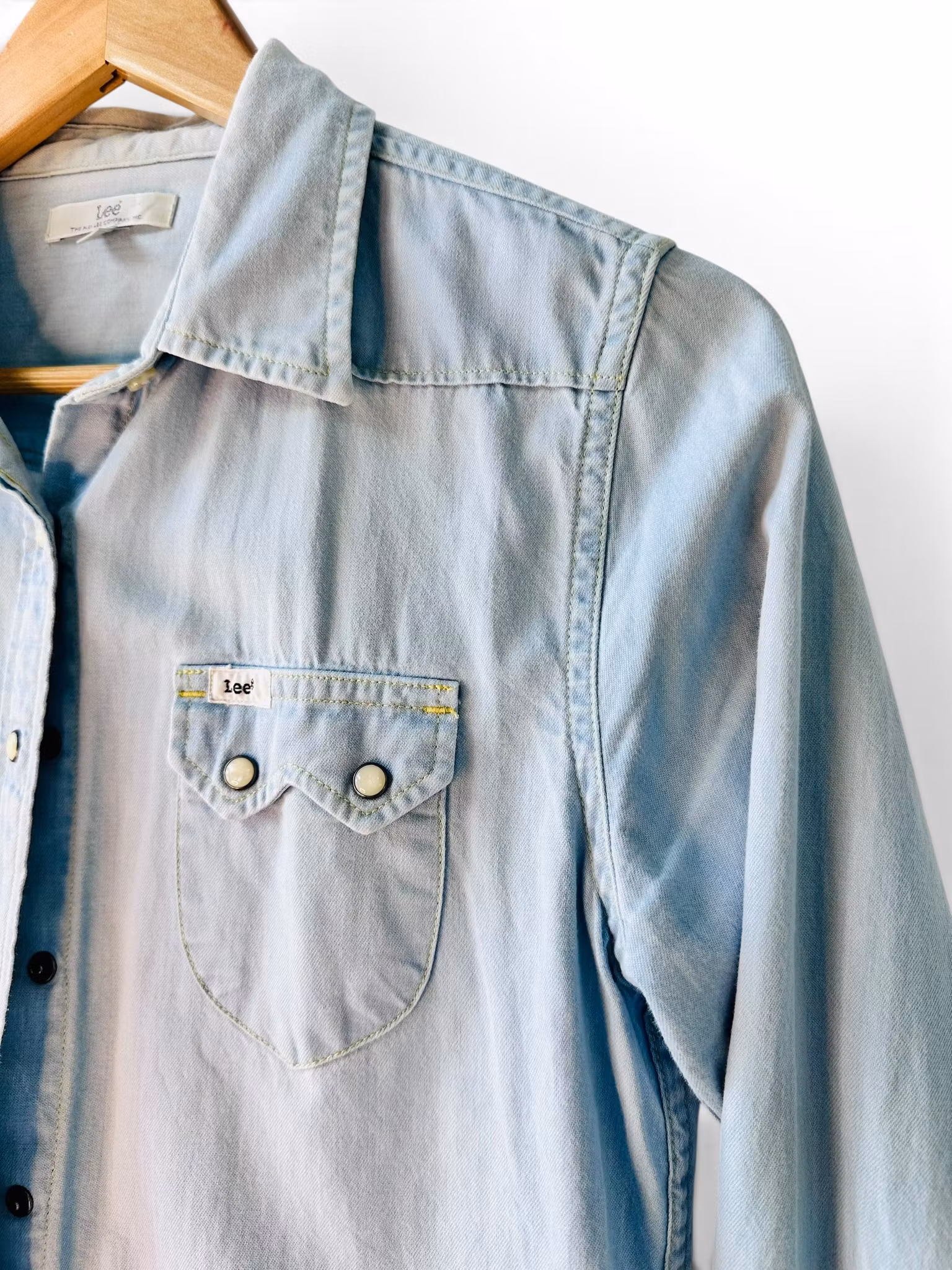 LEE ljus denimskjorta med westernkänsla