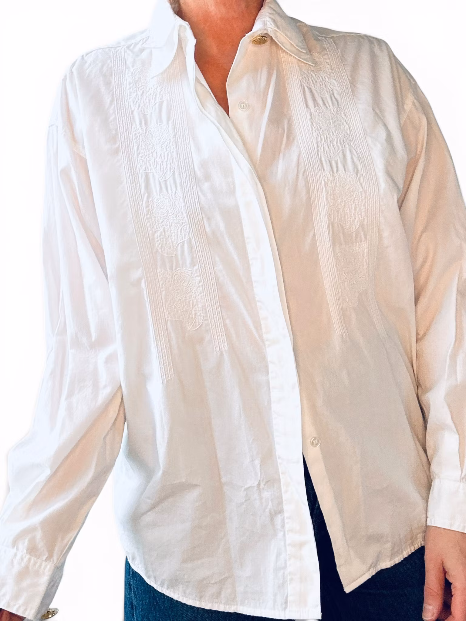 Vintage vit broderad bomullsblus med snäckknappar