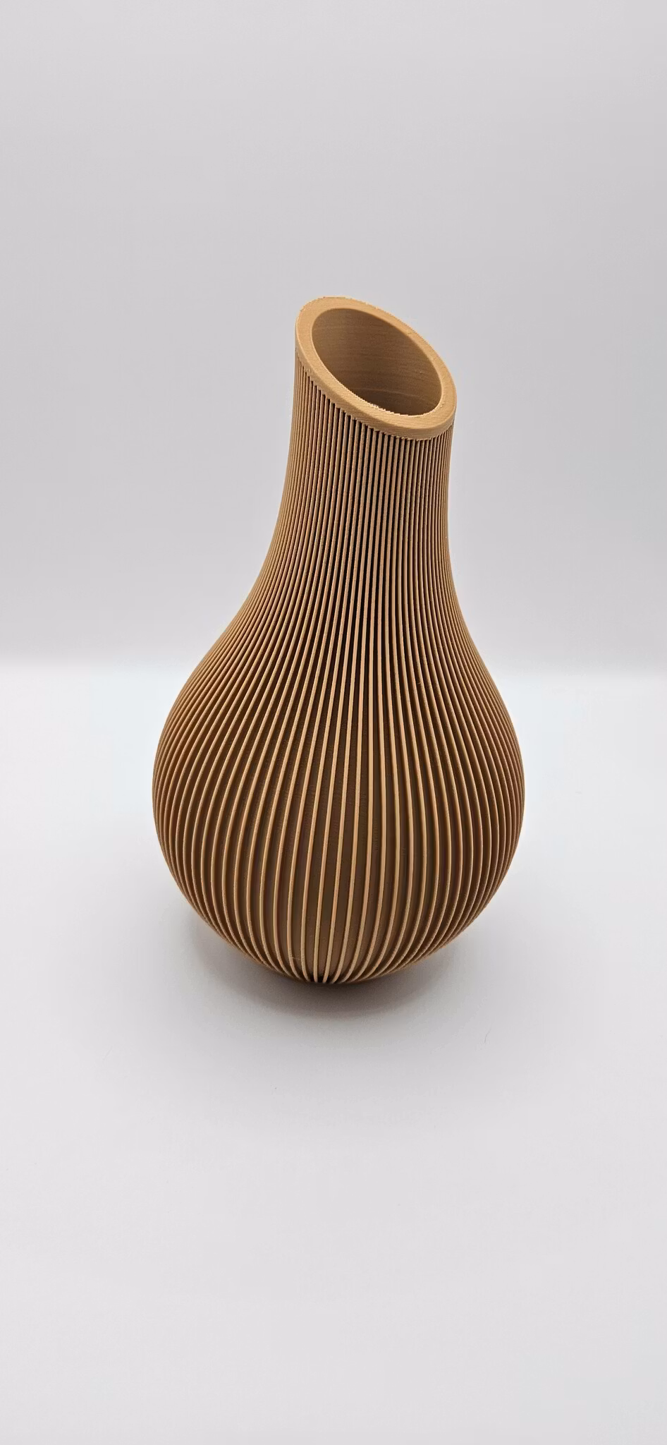 Randig vas – elegant design (18×10 cm)