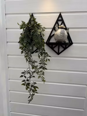 Väggdekoration / Hylla i geometrisk design
