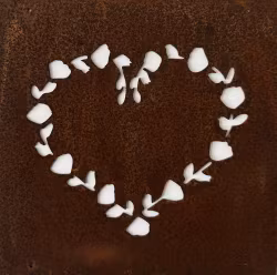 Skylt Hjärta av blommor