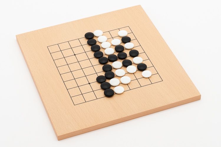 Praktiskt med en extra liten spelplan på baksidan.
