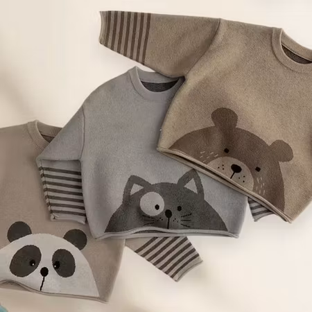 Stickad tröja för barn -brun björn 3-4år