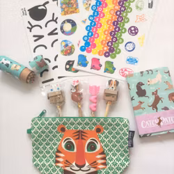 Pennfodral tiger med pyssel