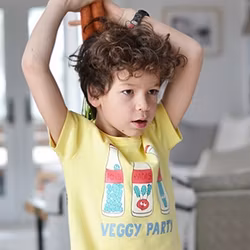 T-shirt tröja barn kortärmad ljusgul - Grönsaks party 2-4år ekologiska barnkläder