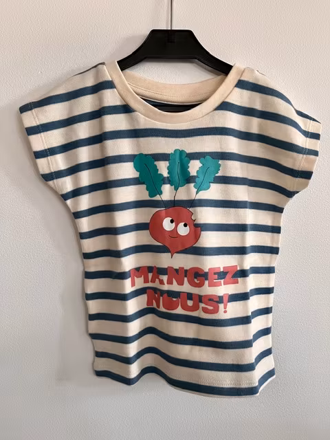 Kortärmad randig t-shirt tröja med rädisa från La queue du chat -24mån-4år Ekologiska barnkläder