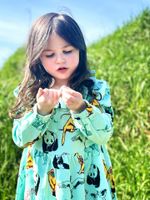 Klänning för baby barn med volang krage Turkosa Panda och vänner - 3mån -6år