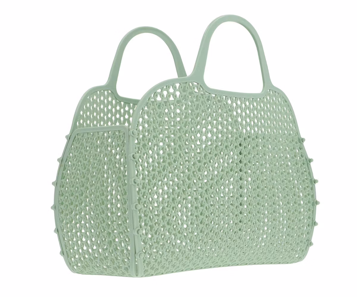 Sage (sjögräs grön) retro strand väska i mesh – sommarens snyggaste (och smartaste) accessoar