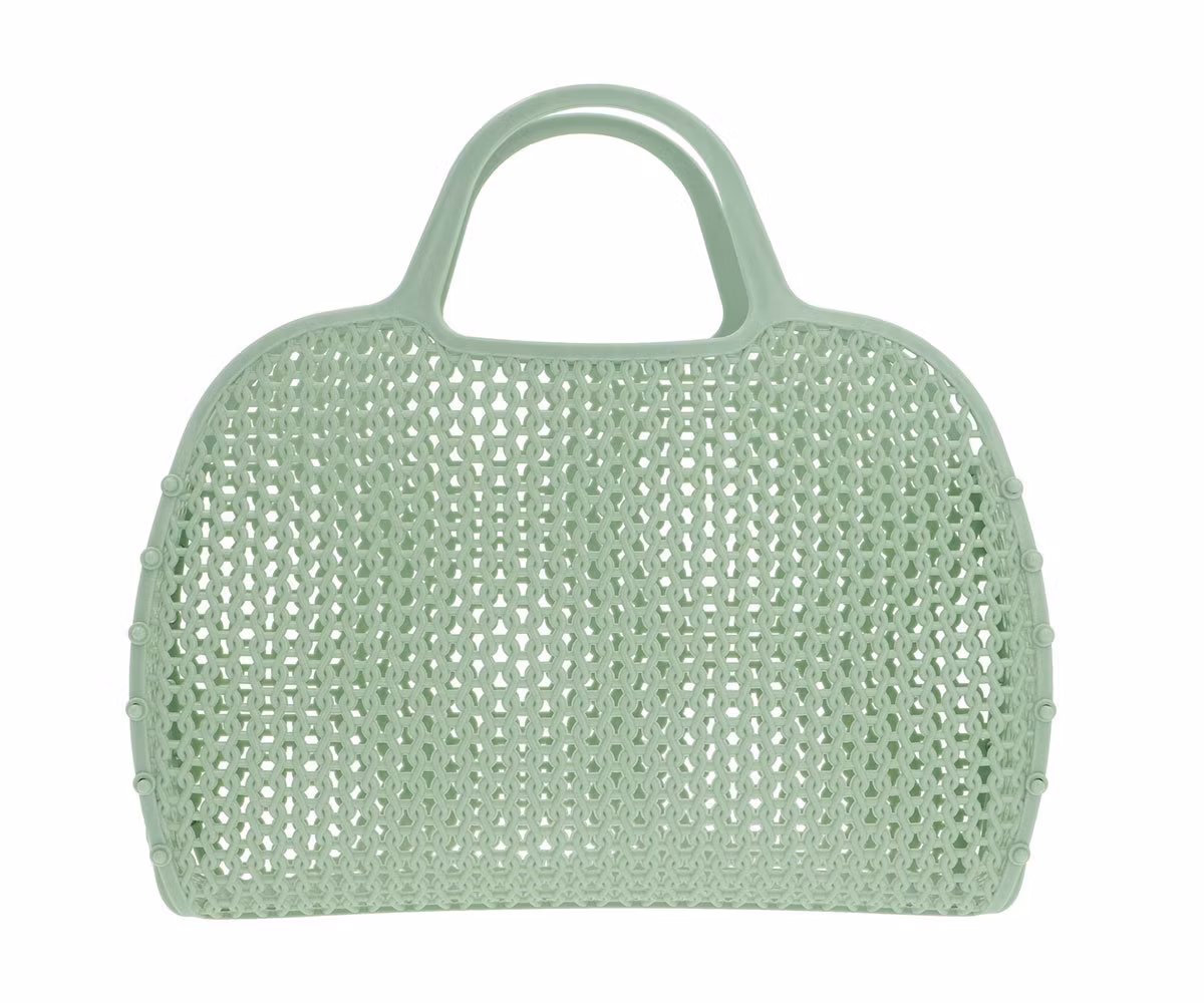 Sage (sjögräs grön) retro strand väska i mesh – sommarens snyggaste (och smartaste) accessoar