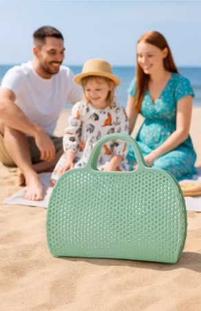 Sage (sjögräs grön) retro strand väska i mesh – sommarens snyggaste (och smartaste) accessoar