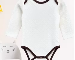 Body för Baby – Vit med Bruna Kantband och Hjärtan | Ekologisk Bomull 62-80cl