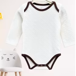 Body för Baby – Vit med Bruna Kantband och Hjärtan | Ekologisk Bomull 62-80cl