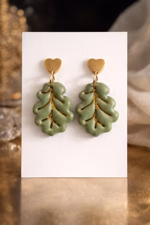 Örhängen - Handgjorda i polymerlera Eklöv med guld