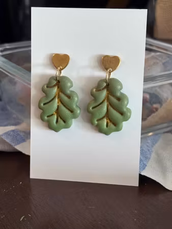 Örhängen - Handgjorda i polymerlera Eklöv med guld