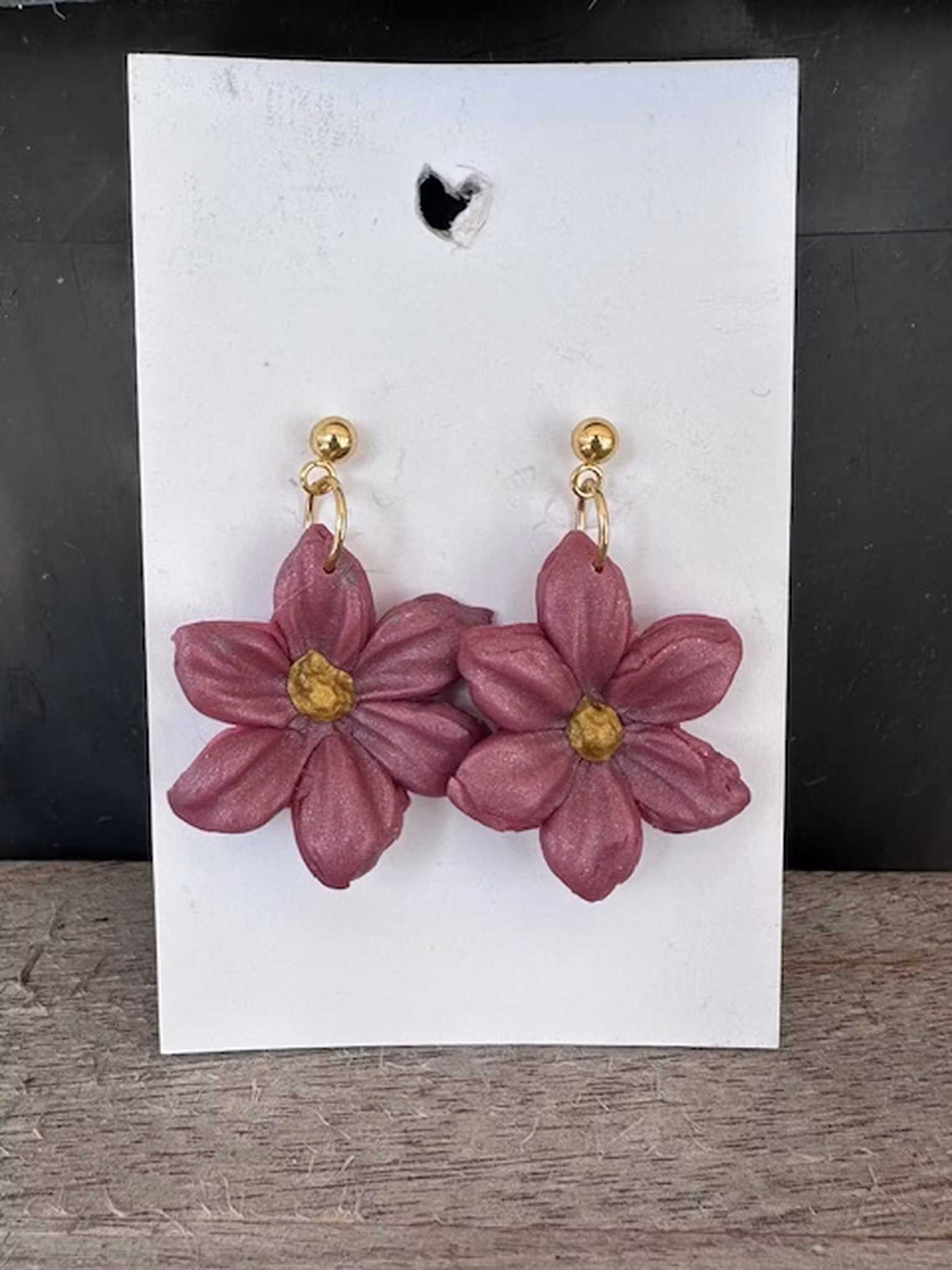 Örhänge i polymerlera - Blommor mörkrosa/röd